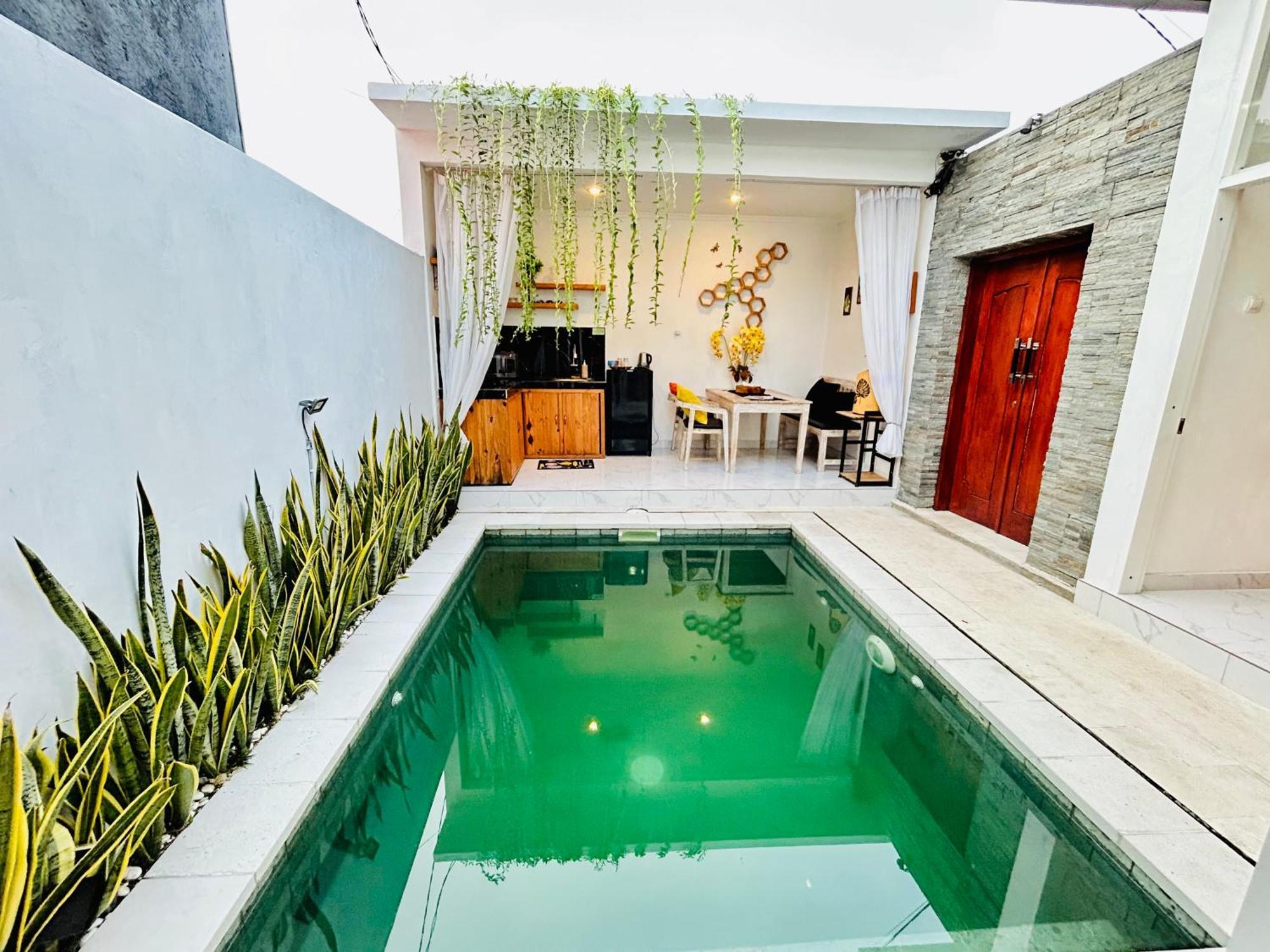 Rumah Lebah Seririt Banjar (Bali)